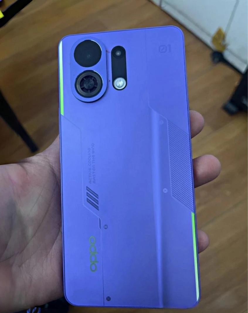 OPPO性能新机曝光:骁龙8sGen4+1.5K直屏+散热风扇,或6月发布